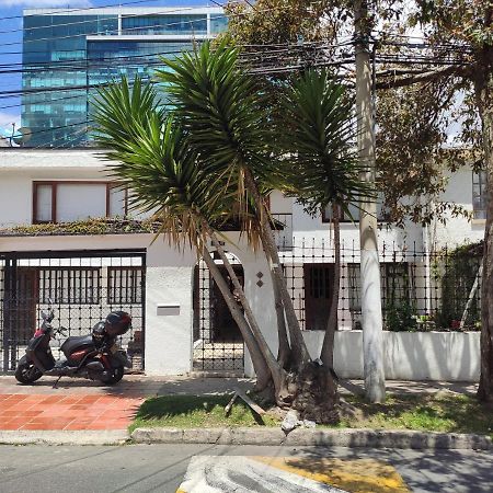 Acogedor Hostal Usaquen La Parada Del Tren Bogota Bagian luar foto