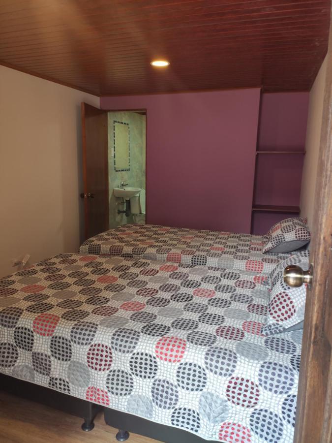 Acogedor Hostal Usaquen La Parada Del Tren Bogota Bagian luar foto