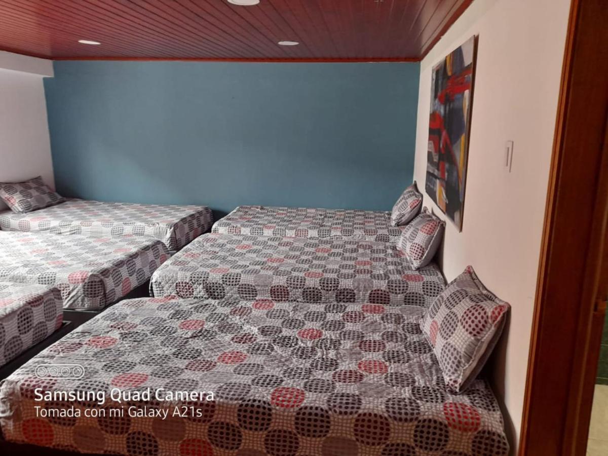 Acogedor Hostal Usaquen La Parada Del Tren Bogota Bagian luar foto