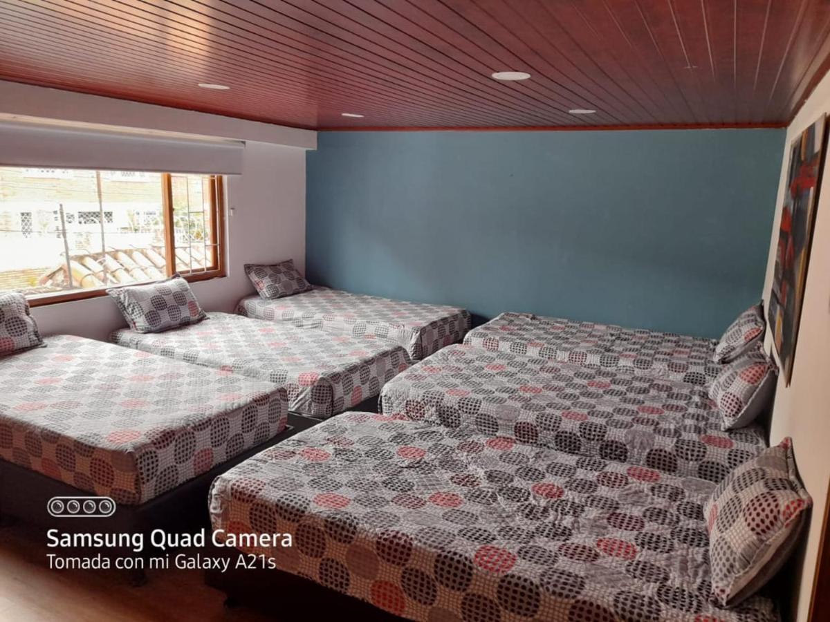 Acogedor Hostal Usaquen La Parada Del Tren Bogota Bagian luar foto