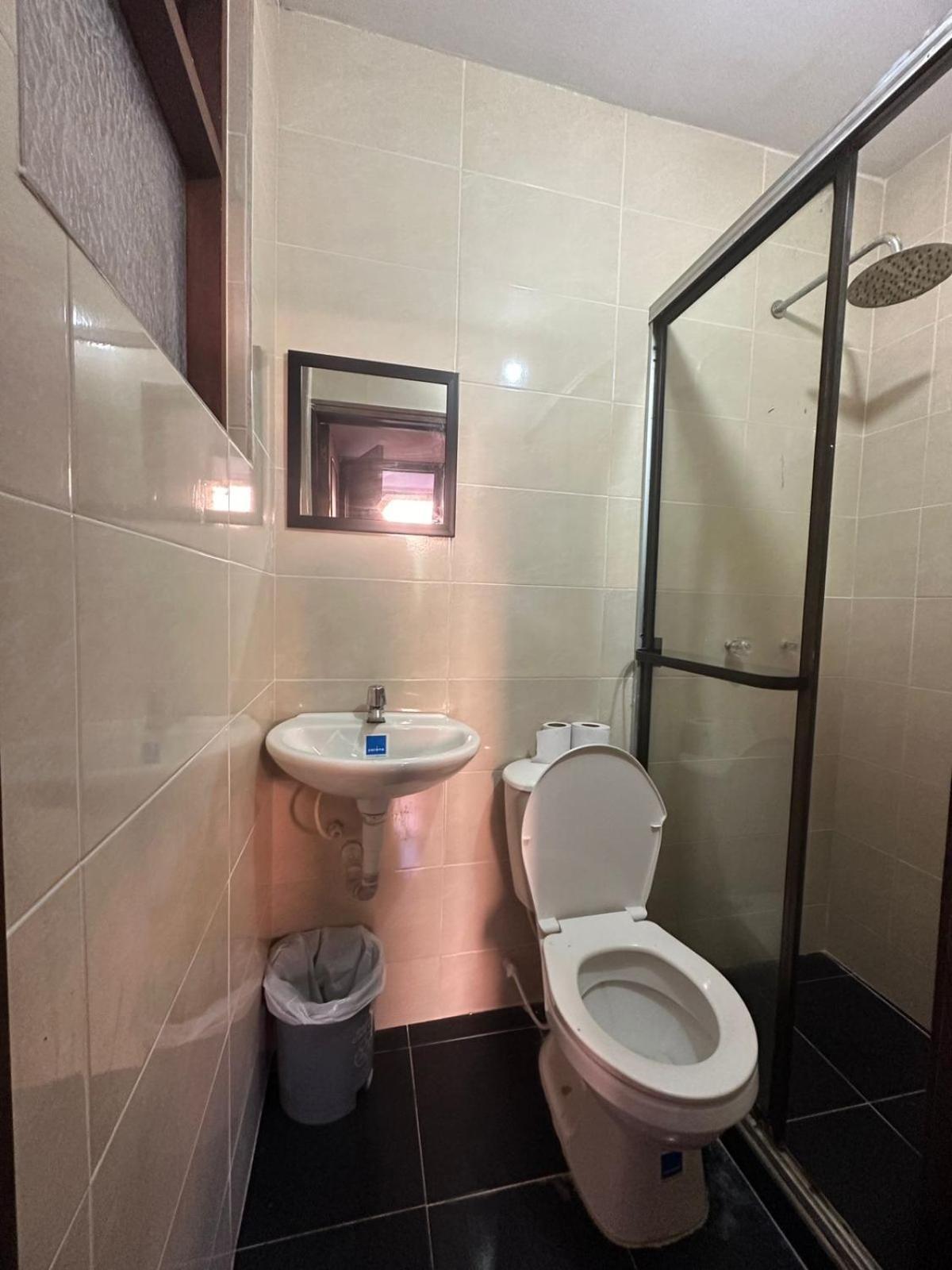 Acogedor Hostal Usaquen La Parada Del Tren Bogota Bagian luar foto
